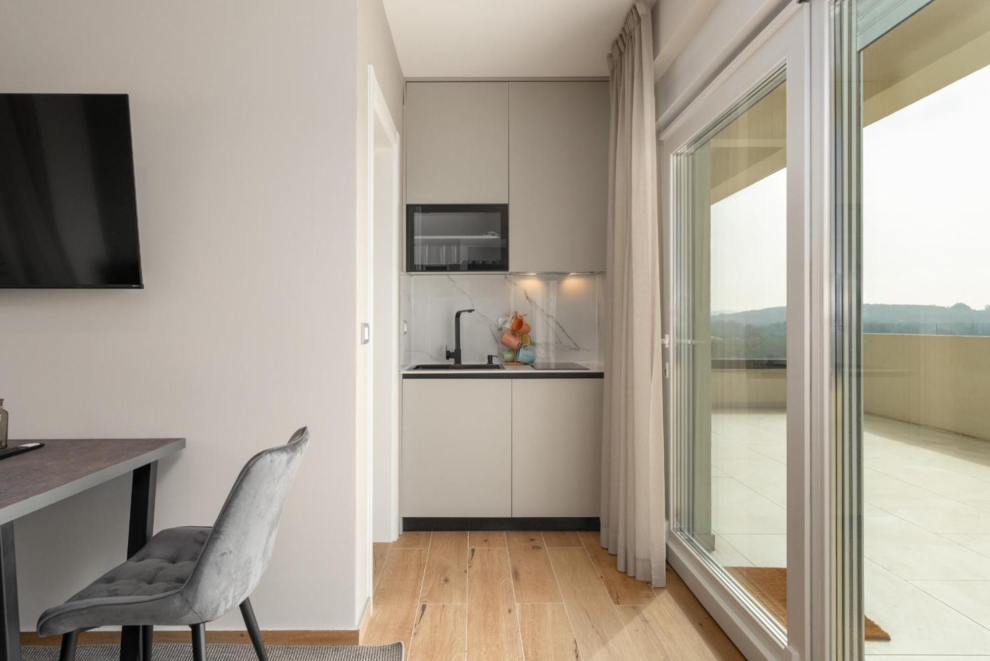 Larum Apartmens 弗尔萨尔 外观 照片