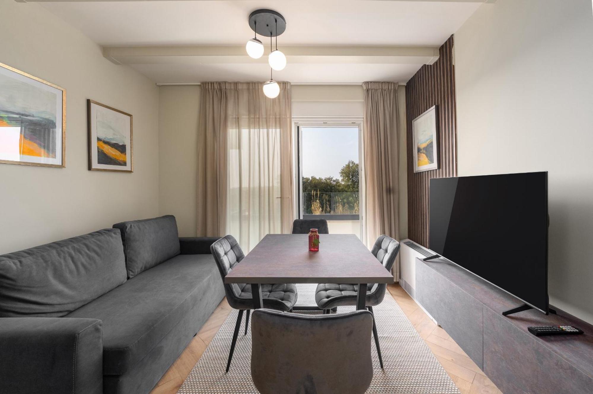 Larum Apartmens 弗尔萨尔 外观 照片
