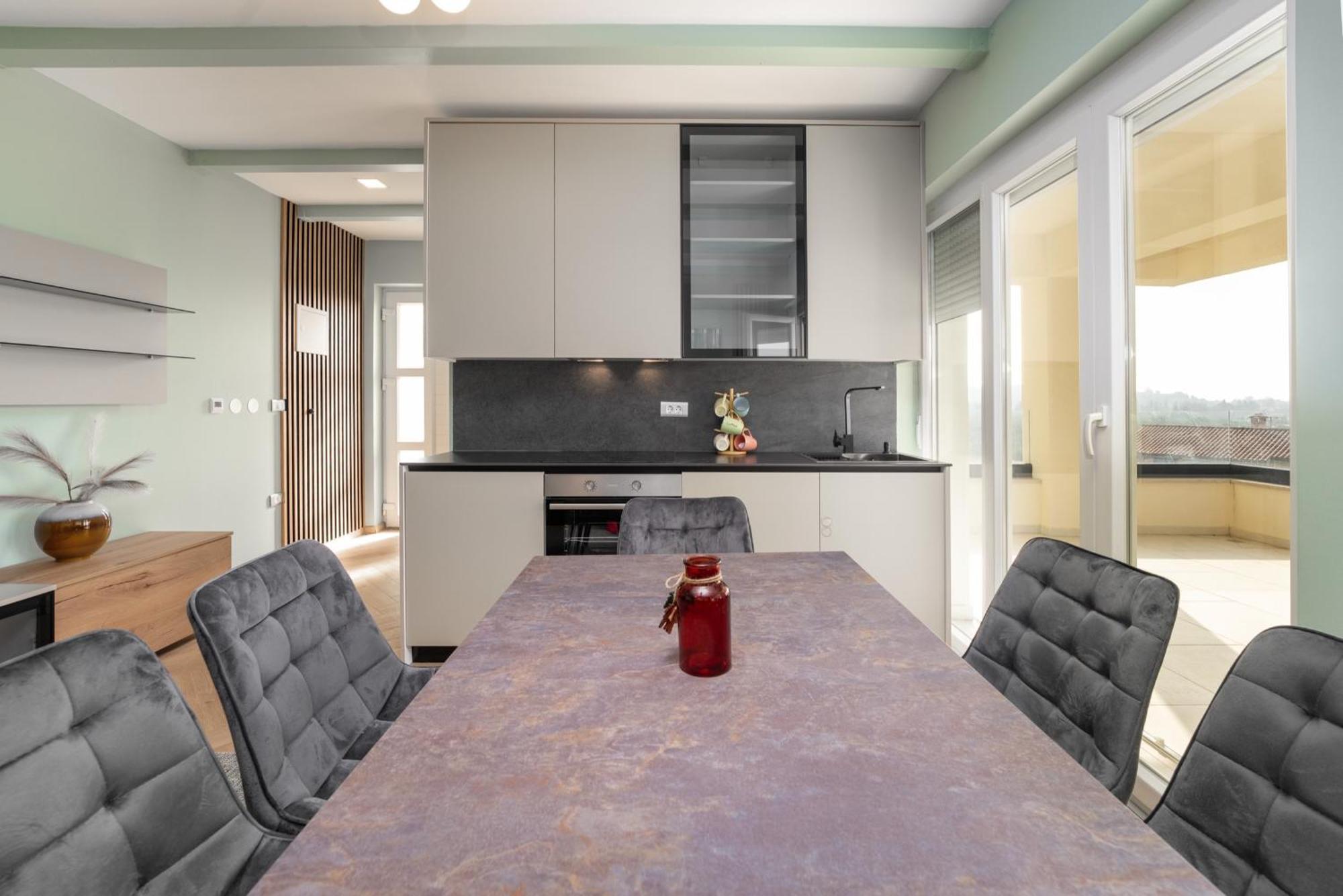 Larum Apartmens 弗尔萨尔 外观 照片
