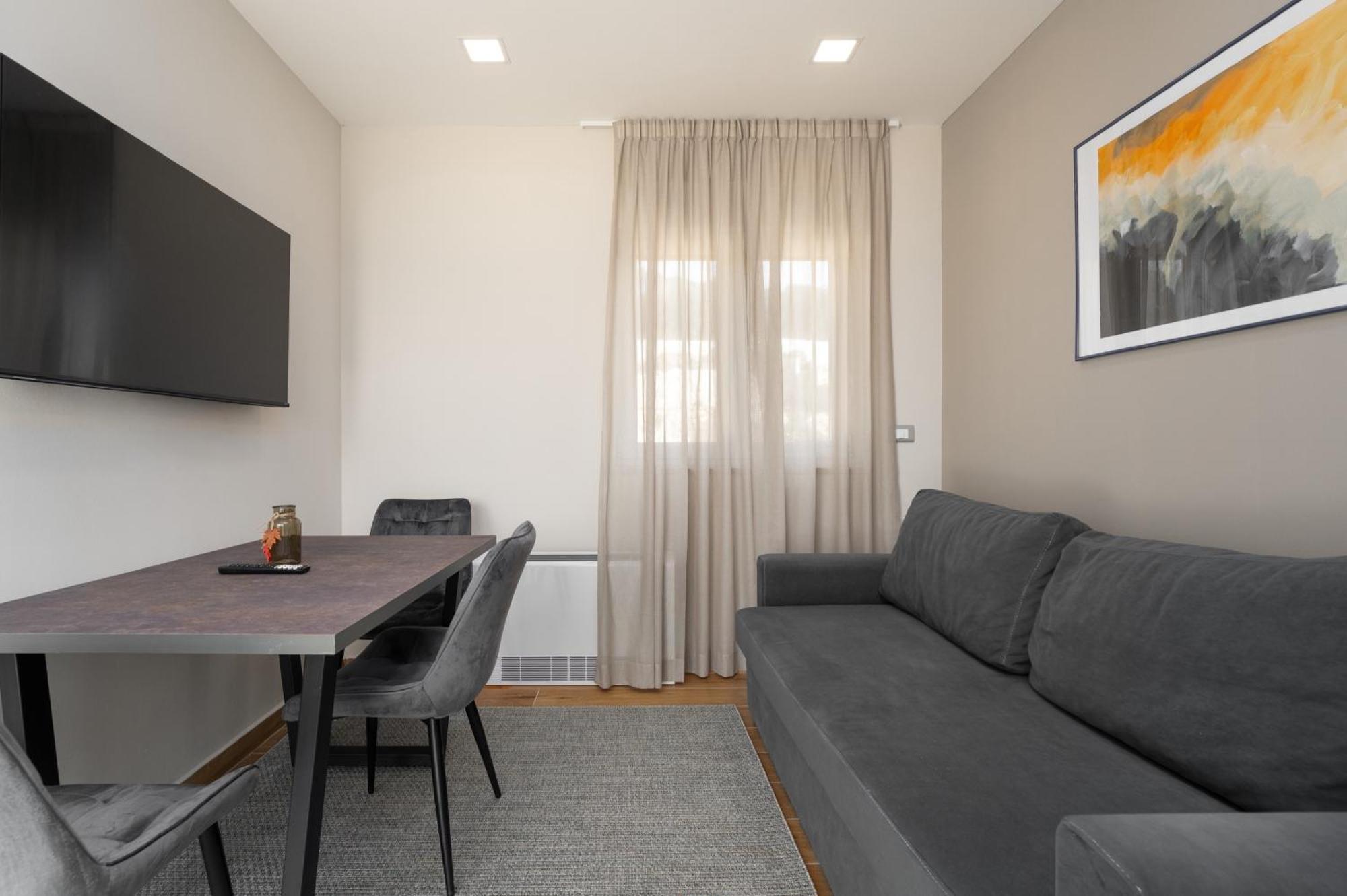Larum Apartmens 弗尔萨尔 外观 照片