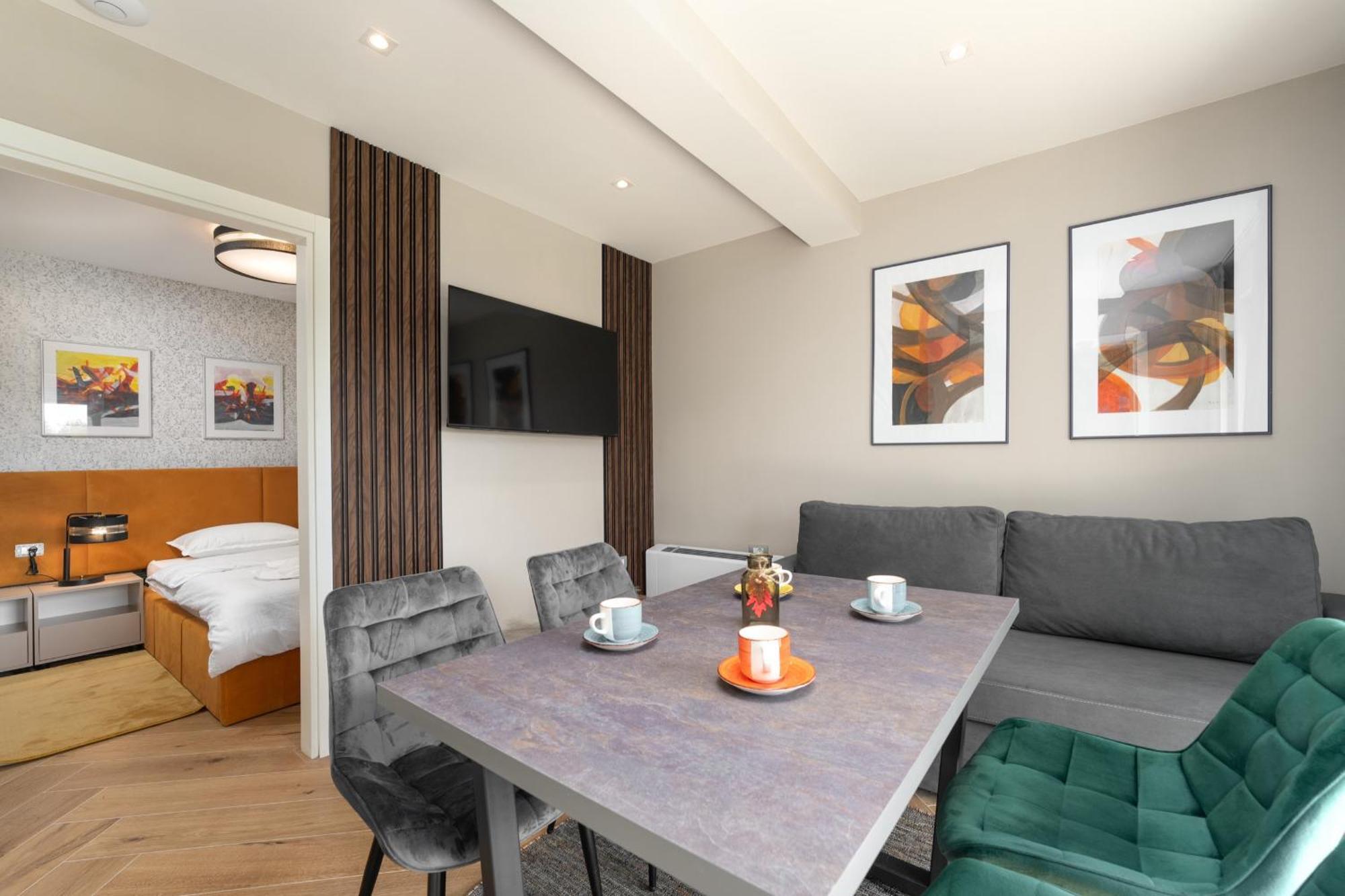 Larum Apartmens 弗尔萨尔 外观 照片